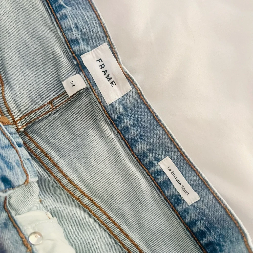 NWOT Frame Denim Le Brigette Distressed Denim Shorts - Picture 3 of 6